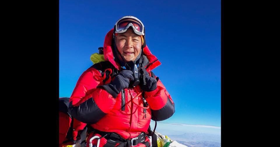 La alpinista nepalesa Phunjo Lama impuso el récord mundial. 14 horas para subir al Everest.